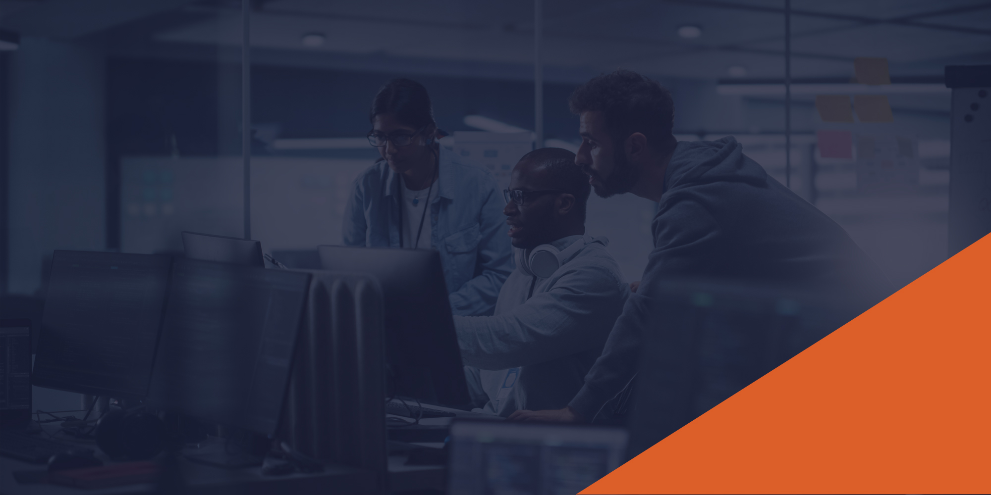 banner-home-page-three-person-team